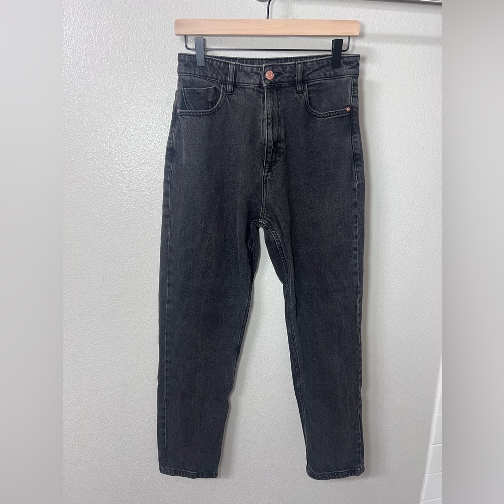 Zara High Rise Mom Jeans Size 6